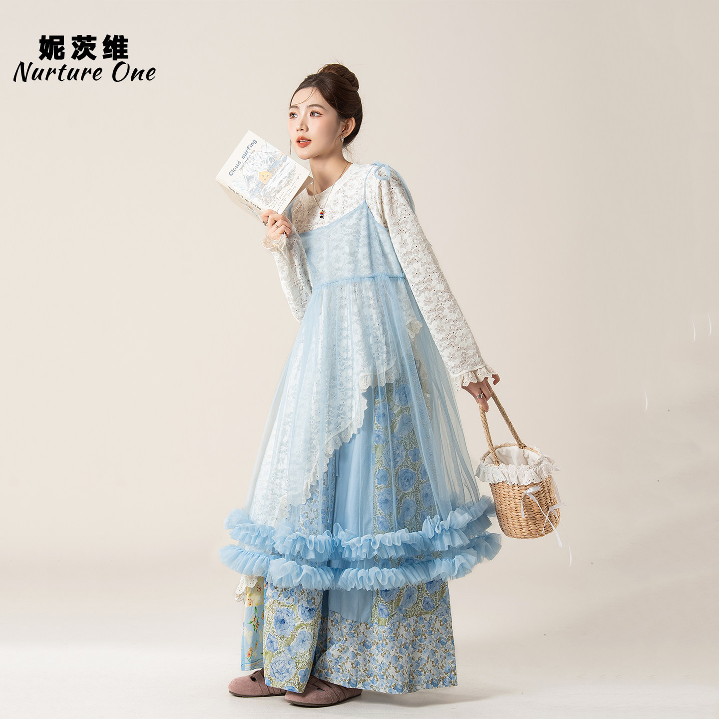 妮茨维【软妹仙裙】浅蓝色层次感花边连衣裙女春日穿搭网纱吊带裙