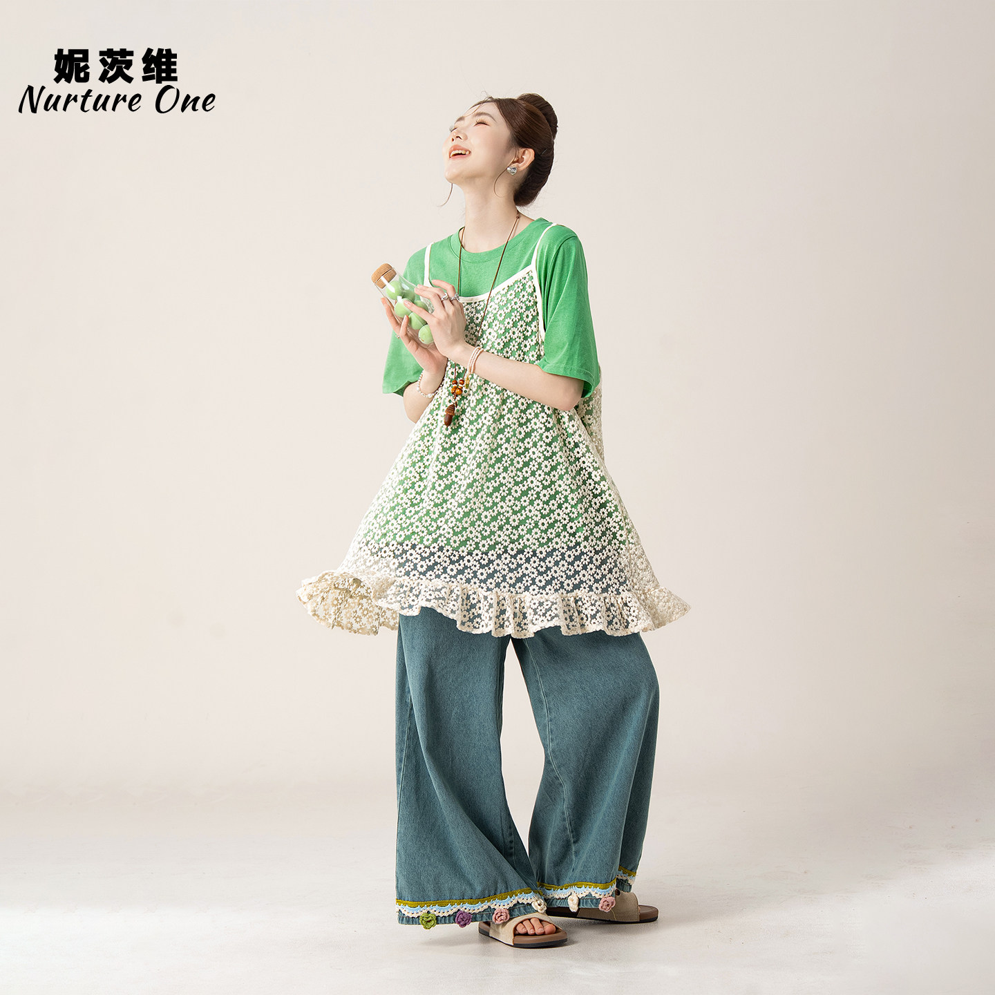 妮茨维【松弛文艺】森系甜美钩花荷叶边吊带女叠穿短袖T恤牛仔裤