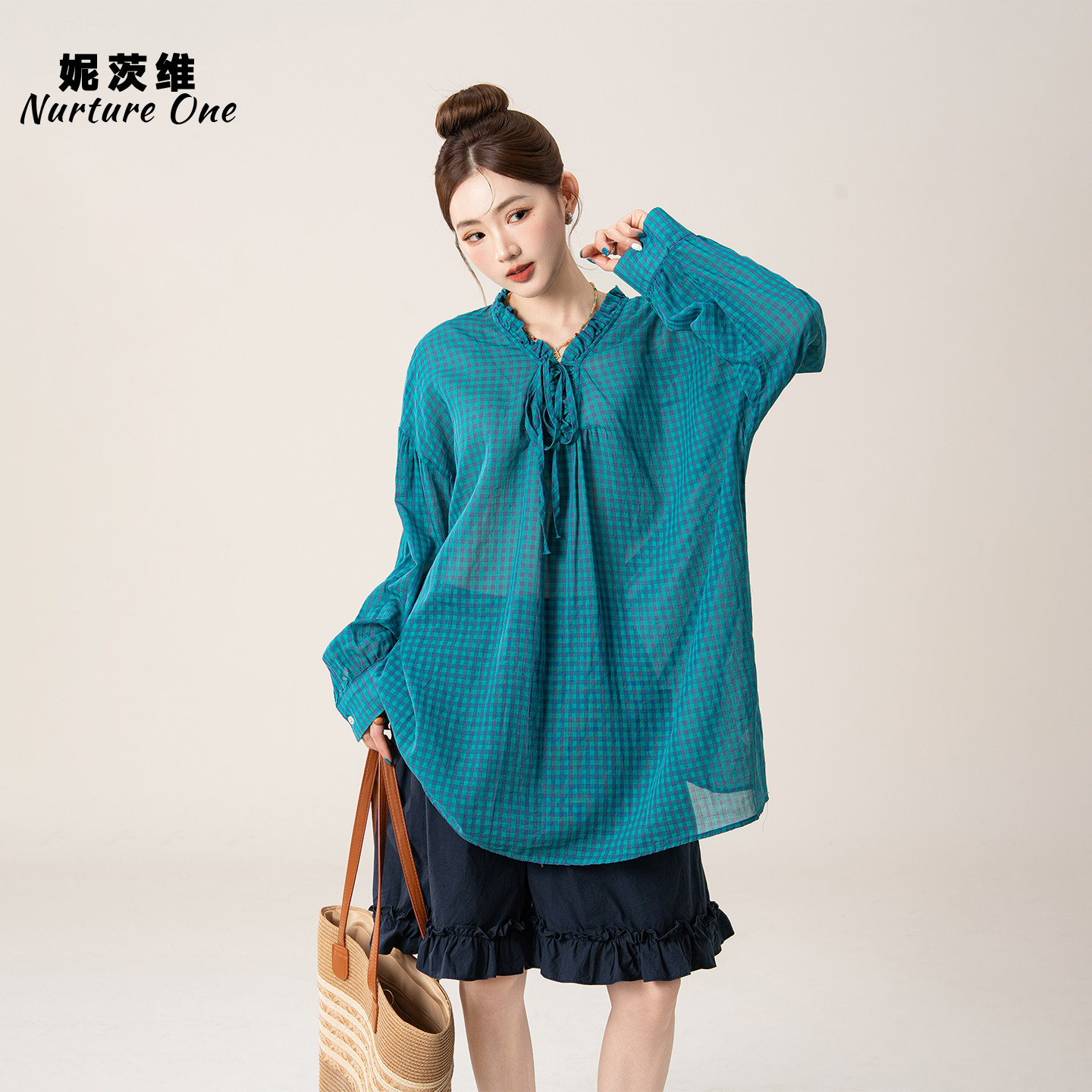 妮茨维【湖韵如诗】花边系带格纹衬衫女氧感出游穿搭微透长袖上衣