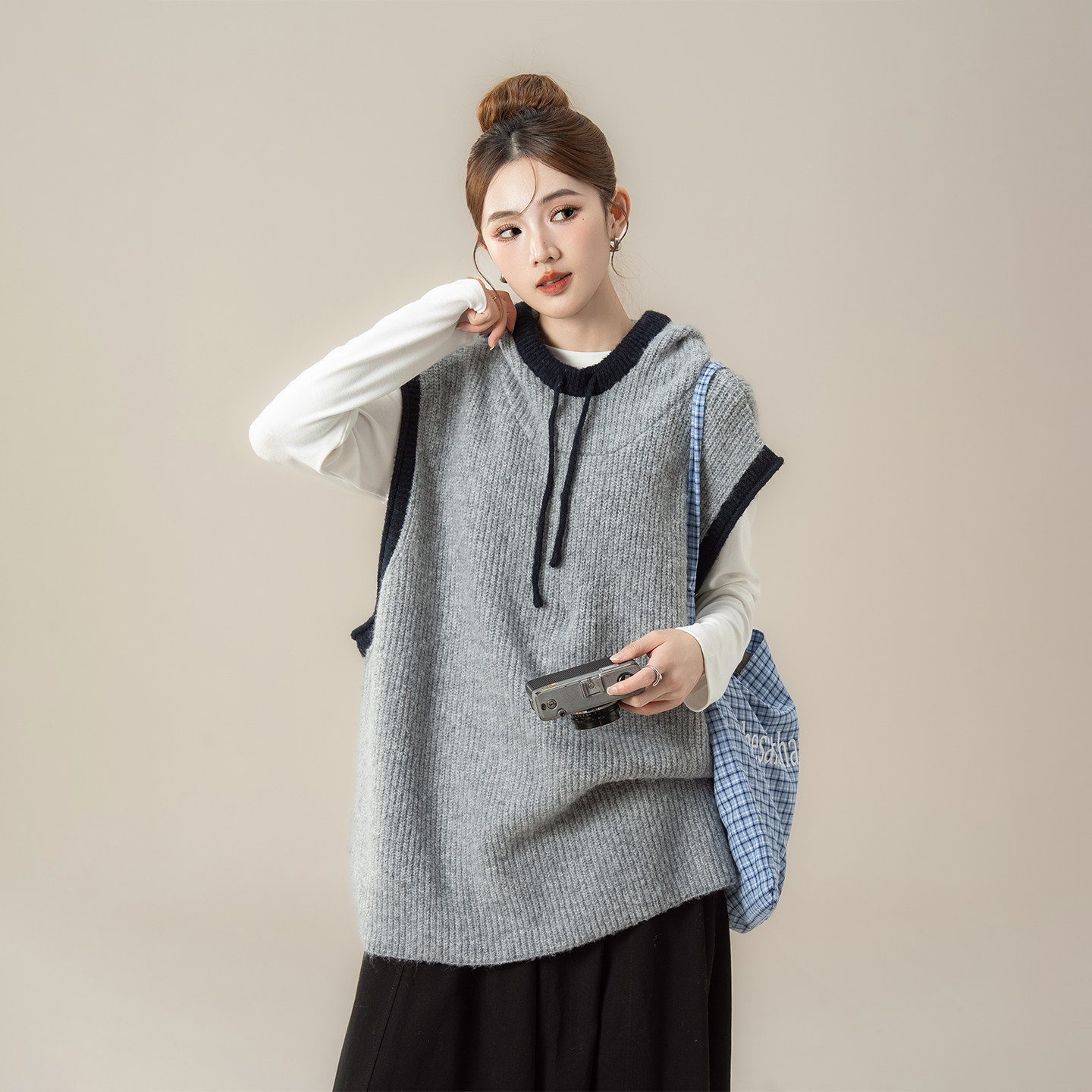 灰色日系复古针织连帽无袖马甲背心女春秋新款宽松慵懒风抽绳毛衣,女装/女士精品,时尚套装,淘宝优惠券,粉丝福利购,淘宝优惠卷