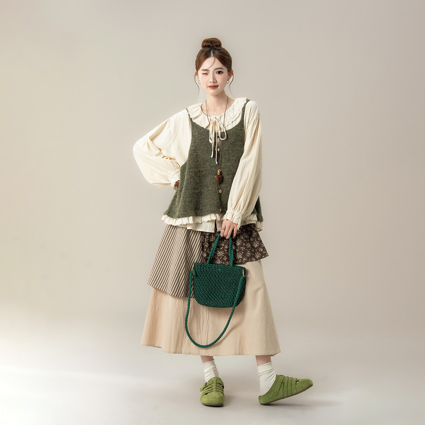 杏色娃娃领衬衫女春季新款叠穿针织马甲毛衣吊带不规则半身裙套装,女装/女士精品,时尚套装,淘宝优惠券,粉丝福利购,淘宝优惠卷