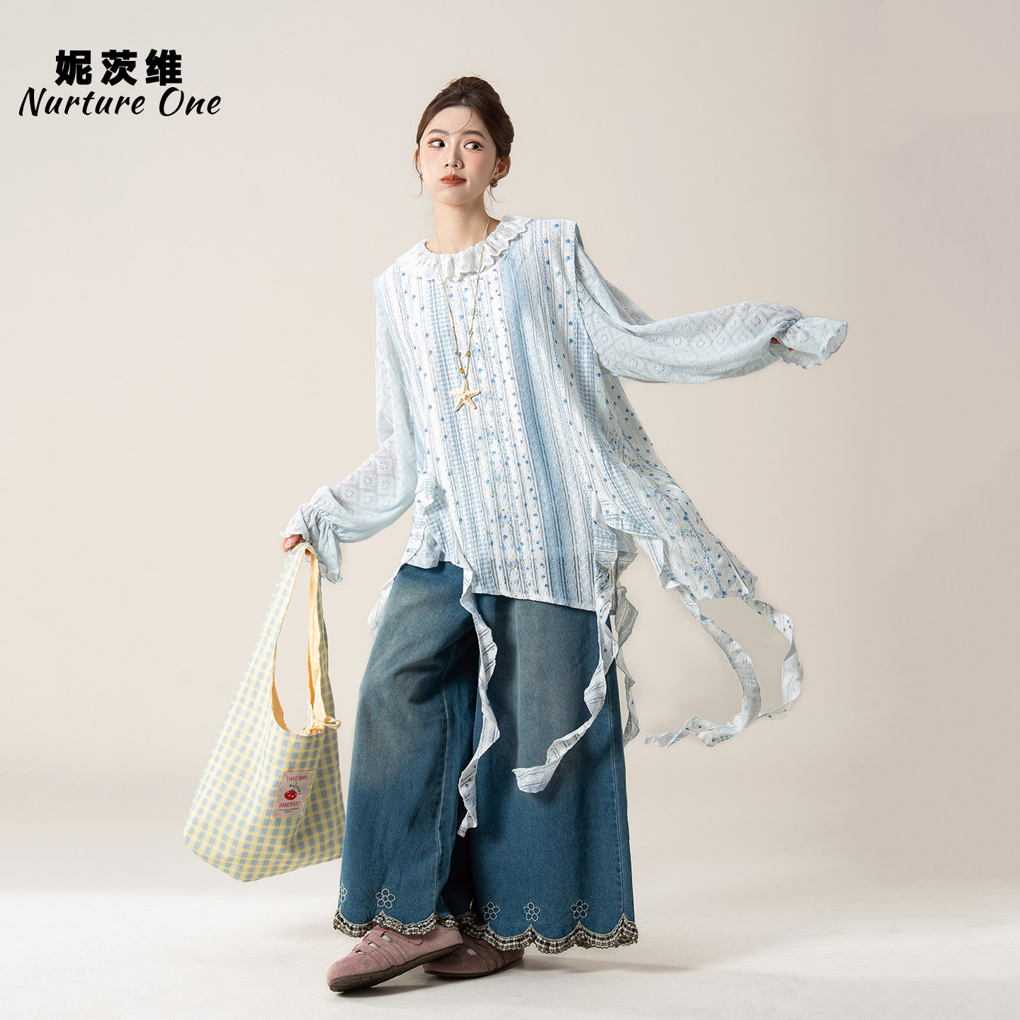 妮茨维【浅蓝飘带】蓝色格子碎花中长背心女春日穿搭蕾丝拼接马甲