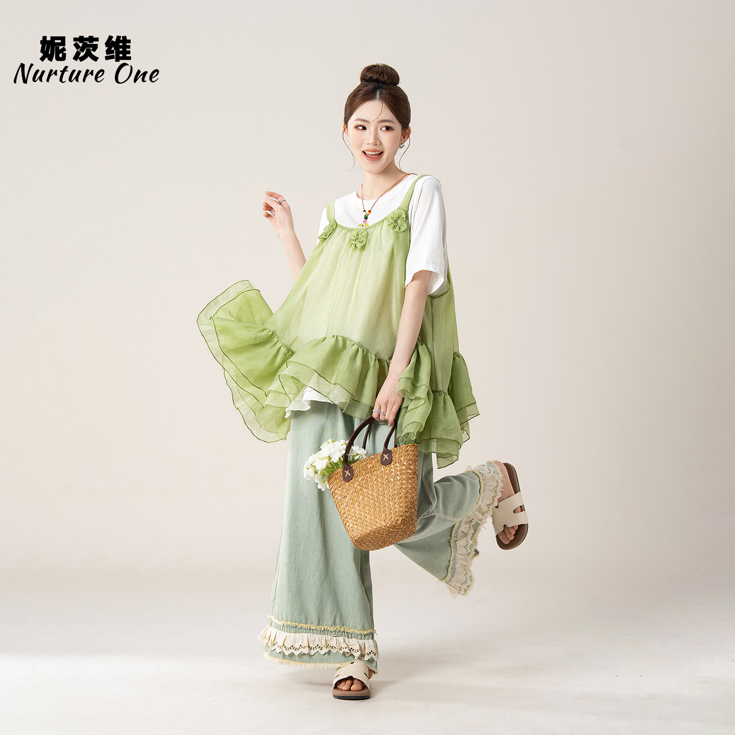 妮茨维【轻绿沐野】立体花朵吊带背心叠穿短袖T恤流苏牛仔裤套装