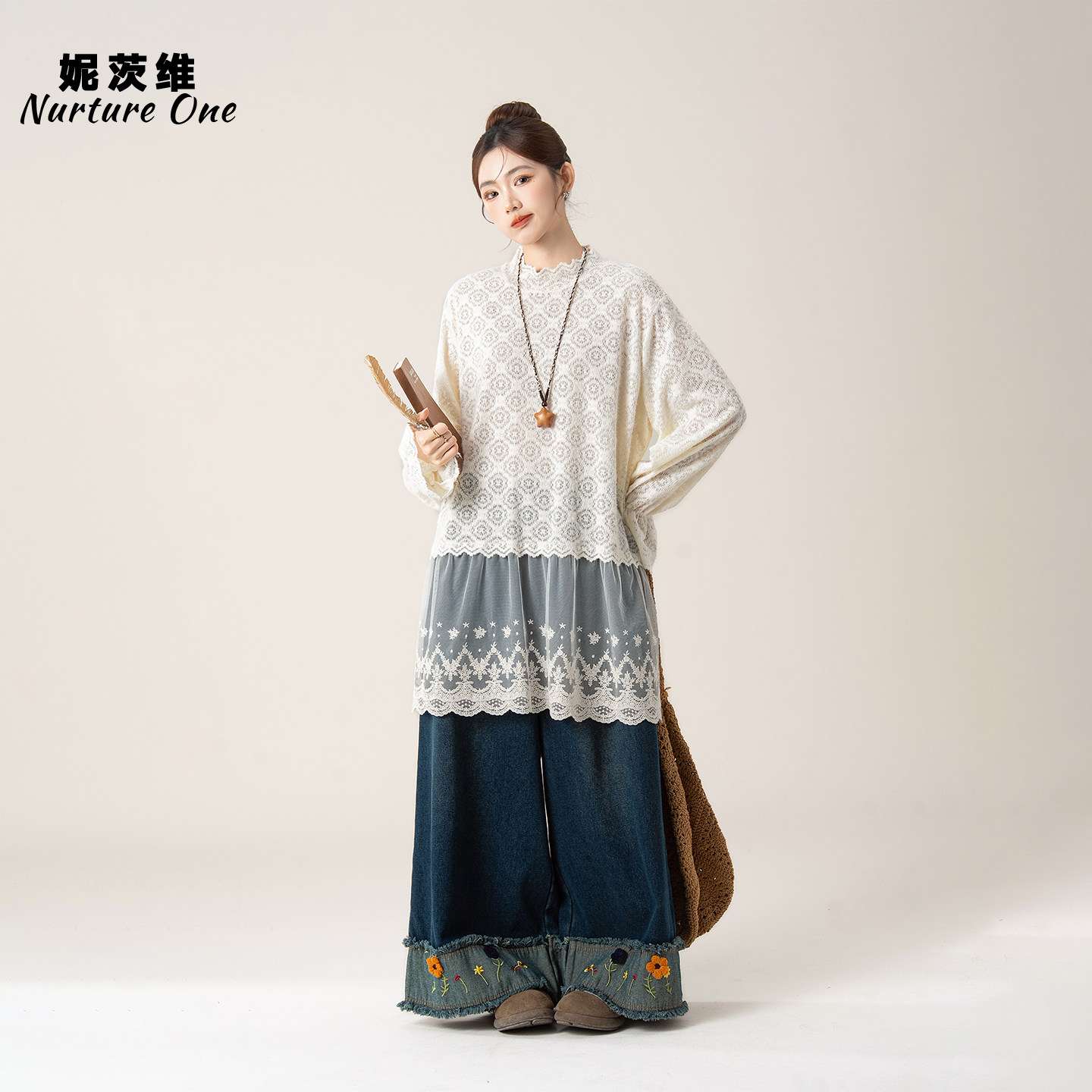 杏色镂空半高领蕾丝拼接长袖T恤女春季新款甜美风宽松显瘦打底衫,女装/女士精品,蕾丝衫/雪纺衫,淘宝优惠券,粉丝福利购,淘宝优惠卷