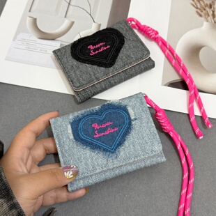甜酷爱心小钱包女短款 原宿风牛仔折叠百搭扣钱夹多卡位迷你手拿包