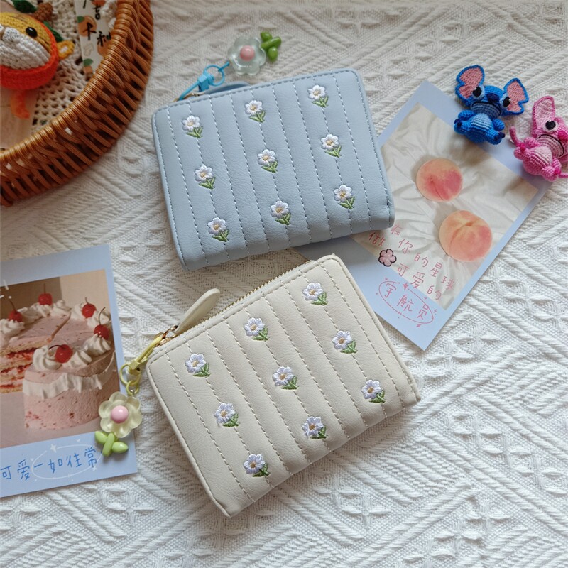 小众设计简约日韩钱包女士2026新款时尚学生高级感搭扣卡包零钱包