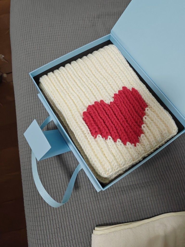 纯手工编织爱心围巾成品diy手织
