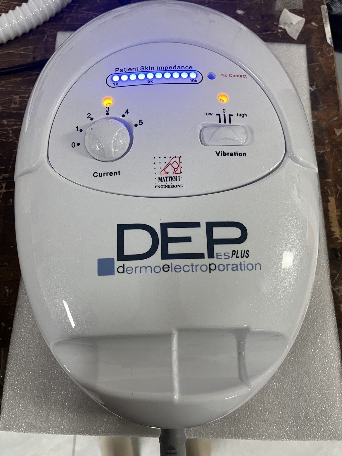 DEP超导无创电穿孔水光导入仪无针水光家用美容院皮肤管理美容仪