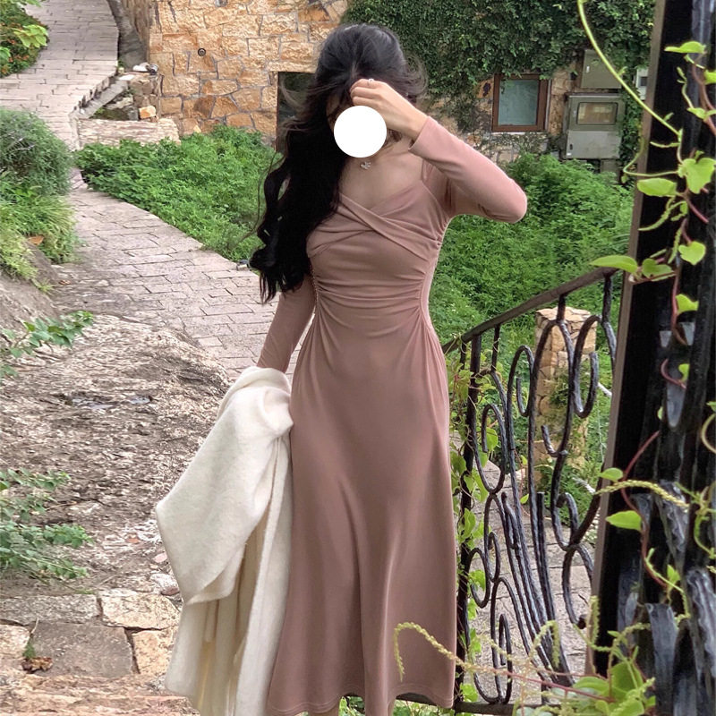 法式性感V领礼服女轻奢小众高端级名媛气质收腰显瘦A字蓬蓬连衣裙