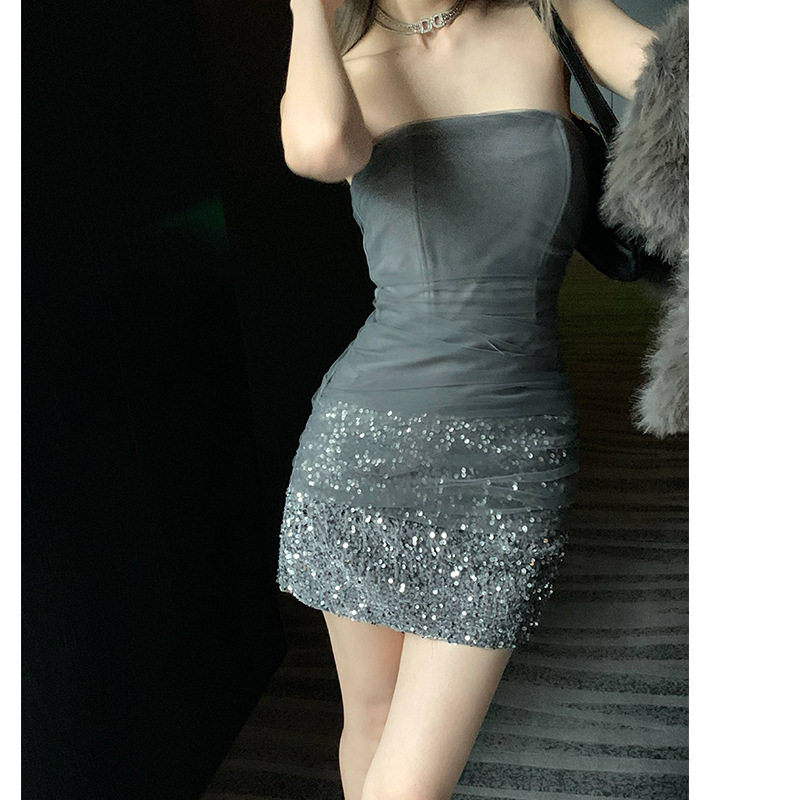 性感抹胸露肩背灰色礼服女轻奢小众高端级名媛气质包臀亮片连衣裙