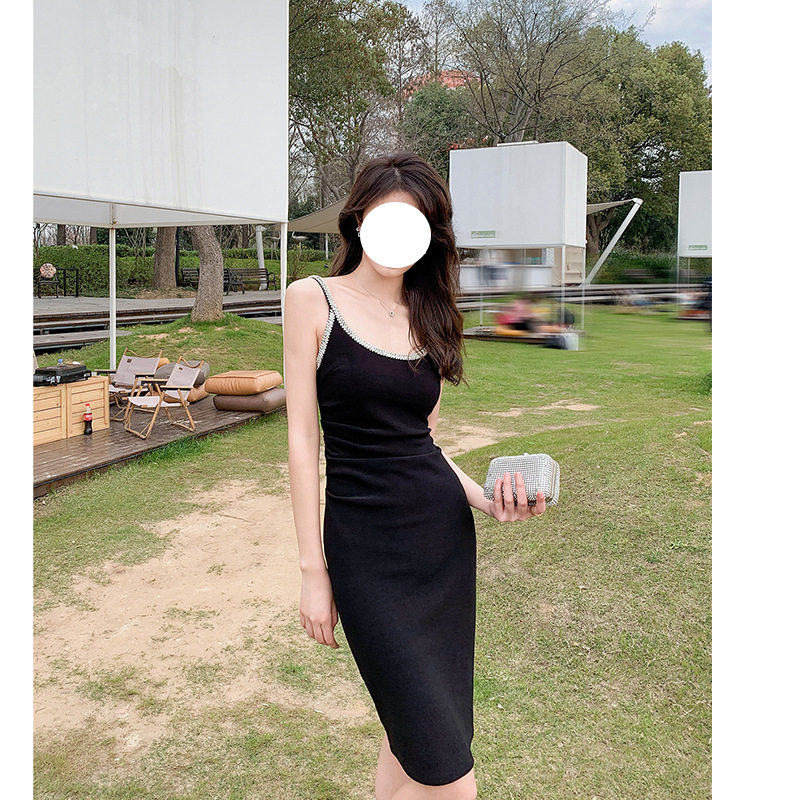 性感吊带露肩背黑色礼服女轻奢小众高端级名媛气质显瘦包臀连衣裙