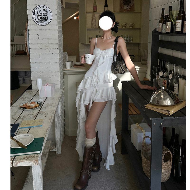 性感吊带露肩背花苞礼服轻奢高端小众级气质晚宴会不规则连衣裙女