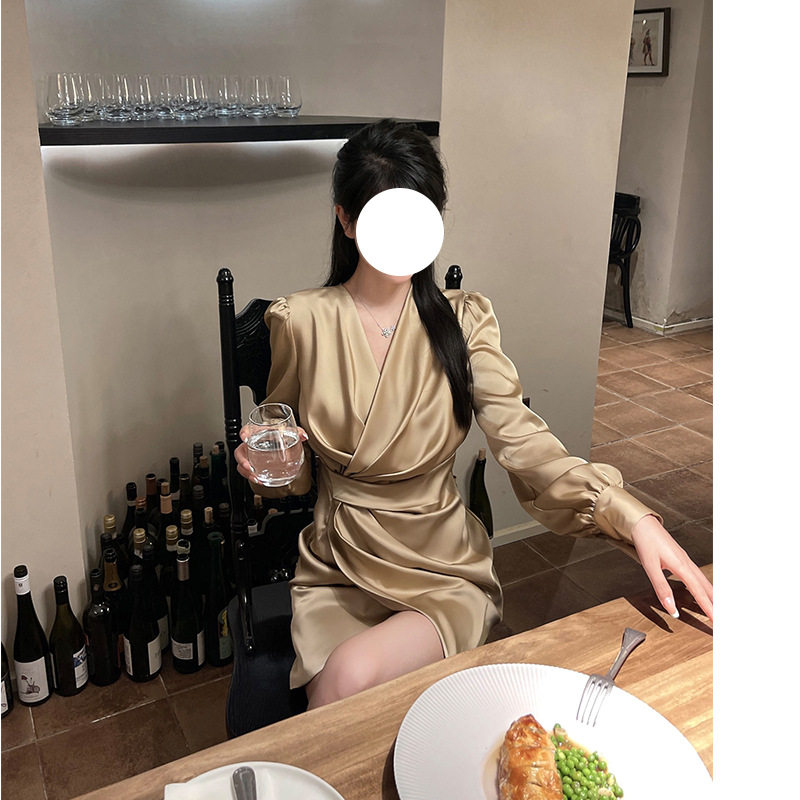 欧美性感V领金色礼服轻奢小众高端级名媛气质晚宴年会缎面连衣裙