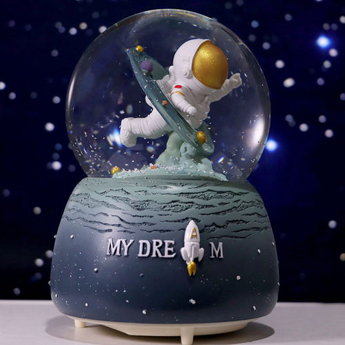 星际宇航员太空人水晶球摆件男孩