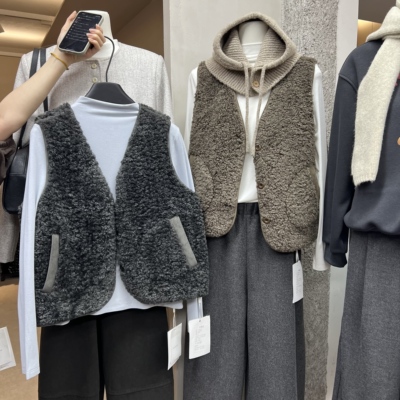 ABOWLAB十三行2025秋冬新款通勤气质V领保暖气质毛毛马甲女82899