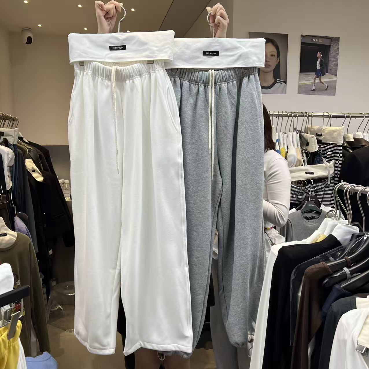 13C十三行2025秋冬新款高腰宽松百搭显瘦抓绒卫裤束脚裤长裤1085