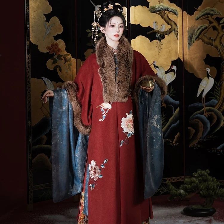 汉服女明制【金枝毓秀】裘衣加绒刺绣立领斜襟长衫马面裙秋冬套装