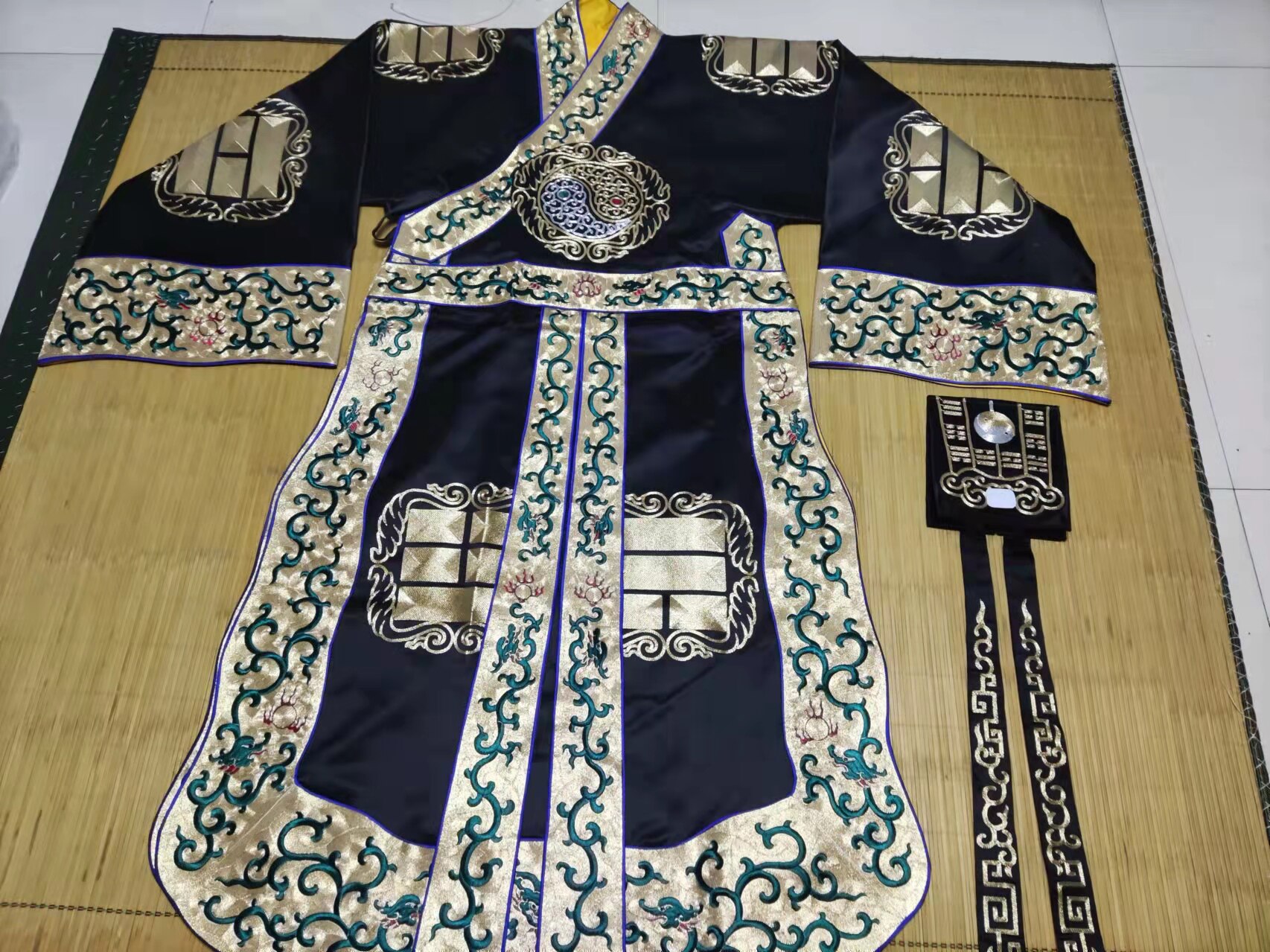 戏剧服装,仿手绣,祥龙好大缎镶边八卦衣