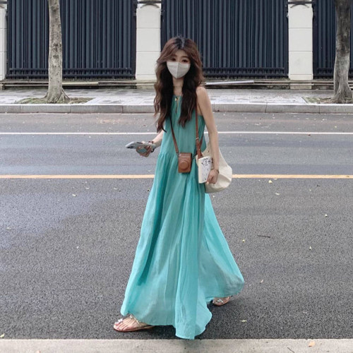云南旅游薄荷曼波绿色吊带连衣裙