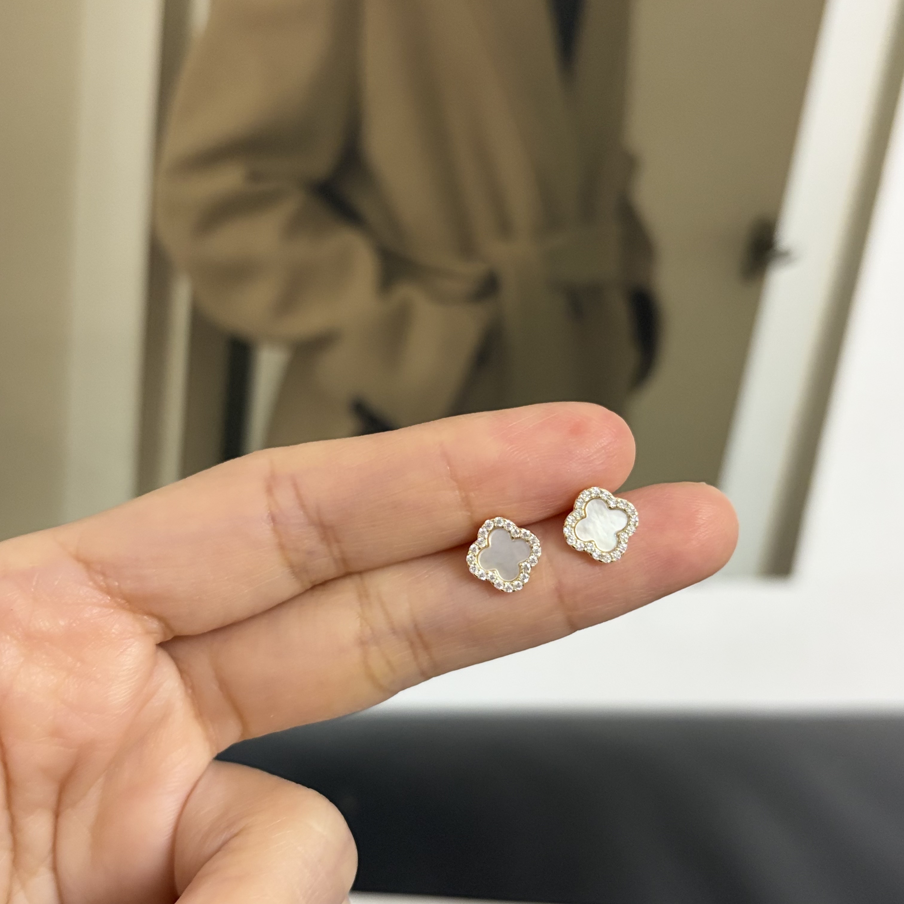 清纯  天然白贝母  经典四叶草  S925通体纯银  耳钉女礼物防过敏