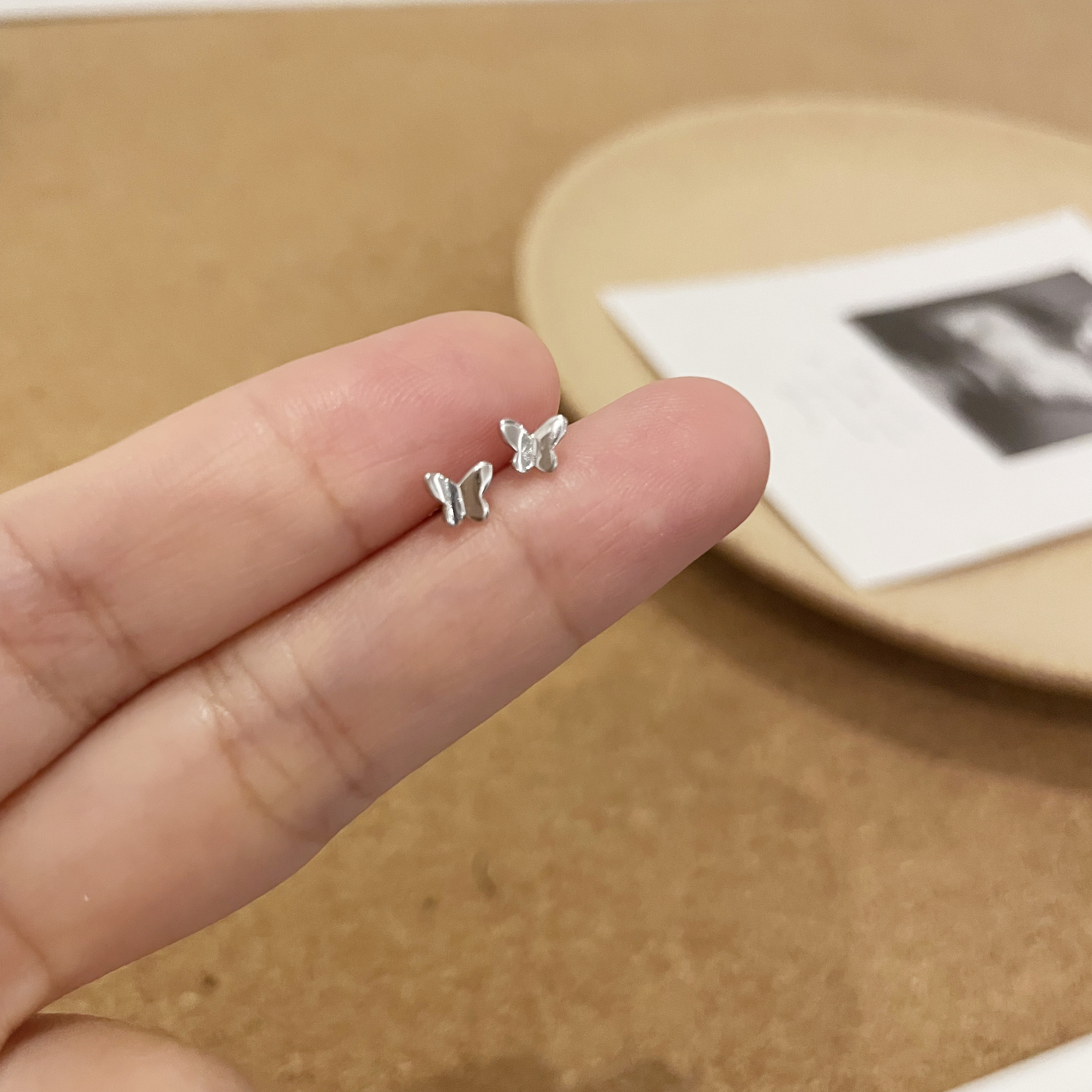 超仙迷你金色蝴蝶显白学生耳钉