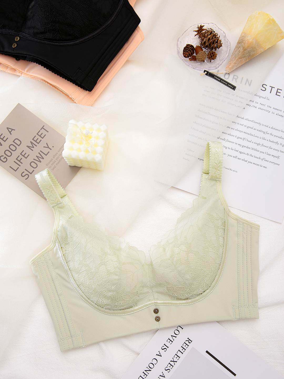 小胸聚拢提升中厚杯无钢圈文胸