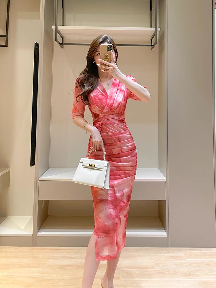 粉色晕染渐变连衣裙夏新款气质女人味网纱V领中袖绑带开叉包臀裙