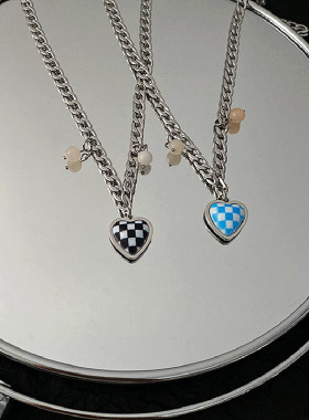 甜酷风项链女棋盘格子爱心吊坠设计2021年秋冬新品嘻哈锁骨链