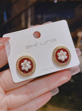 S925银针珍珠耳钉2024年新品复古赫本风耳环女夏韩版个性百搭耳饰