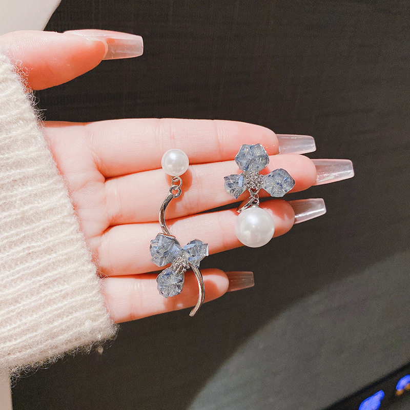 韩版蓝色水晶设计感耳环女花朵不对称ins小清新甜美耳钉耳饰