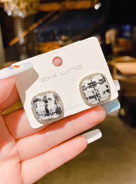 S925银针韩版千鸟格闪钻耳钉女2024新品复古感耳环甜美耳饰潮