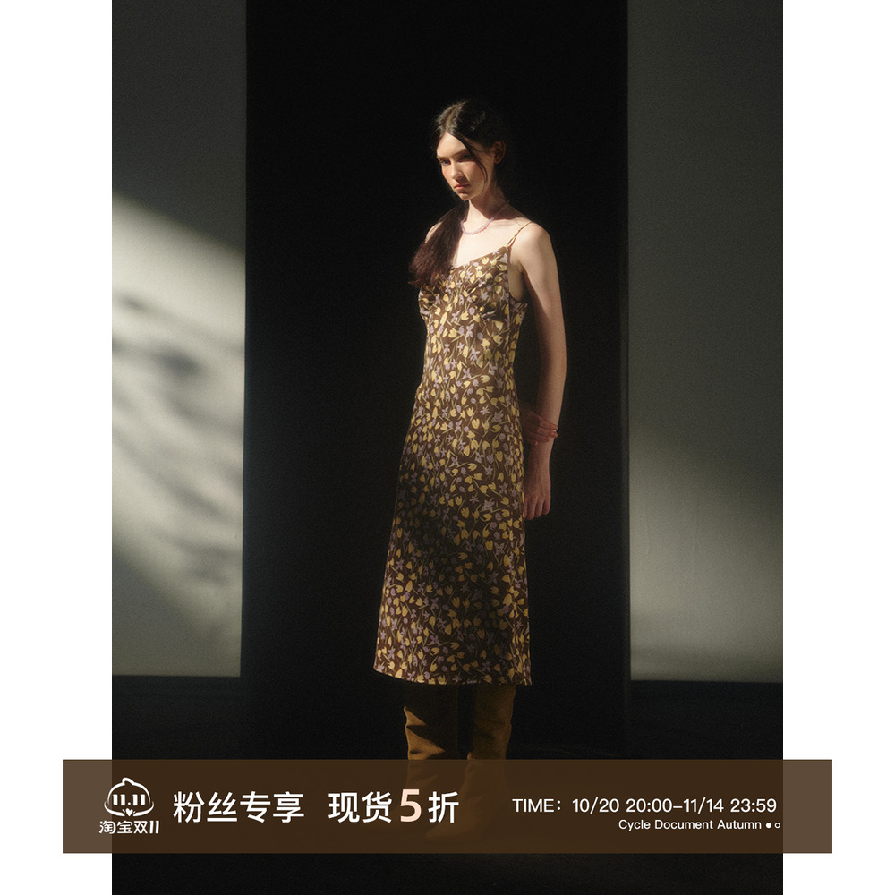 CycleDocument灯芯绒吊带连衣裙