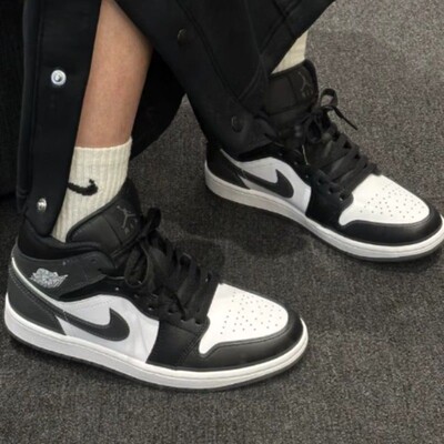 耐克NIKE正品女鞋AIRJORDAN1板鞋透气百搭潮流休闲鞋DQ8423-001