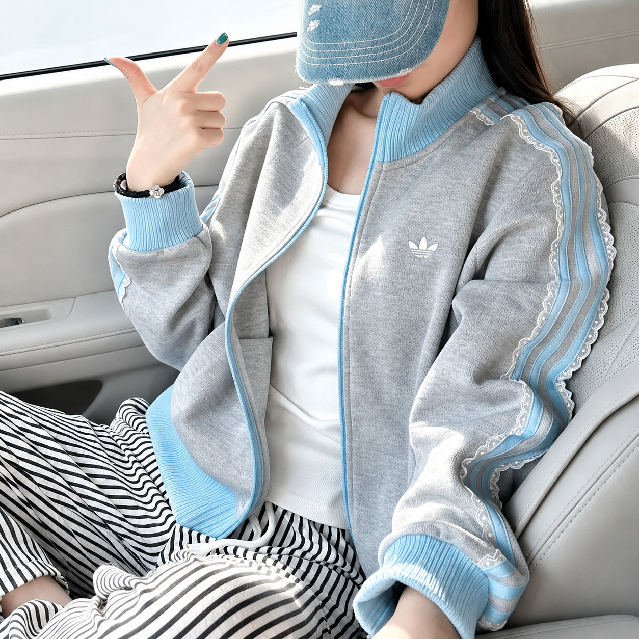 阿迪达斯adidas正品女子蕾丝花边休闲运动夹克外套针织上衣LF2335