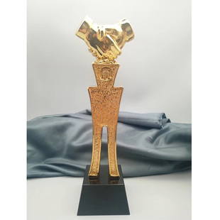 合作共赢握手奖杯定制 镀金金属树脂奖杯制作公司 企业员工年会