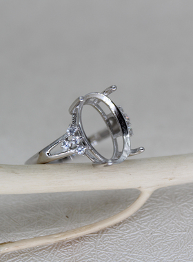 尖底刻面宝石女款戒指925纯银