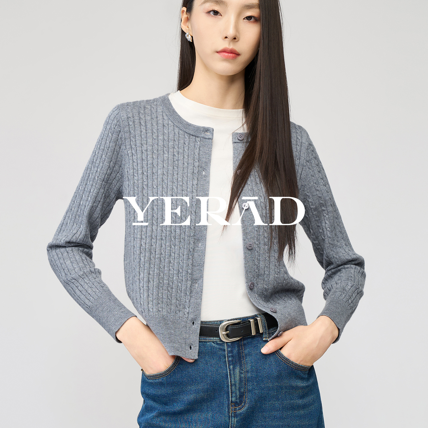 娅丽达圆领绞花羊毛针织开衫女