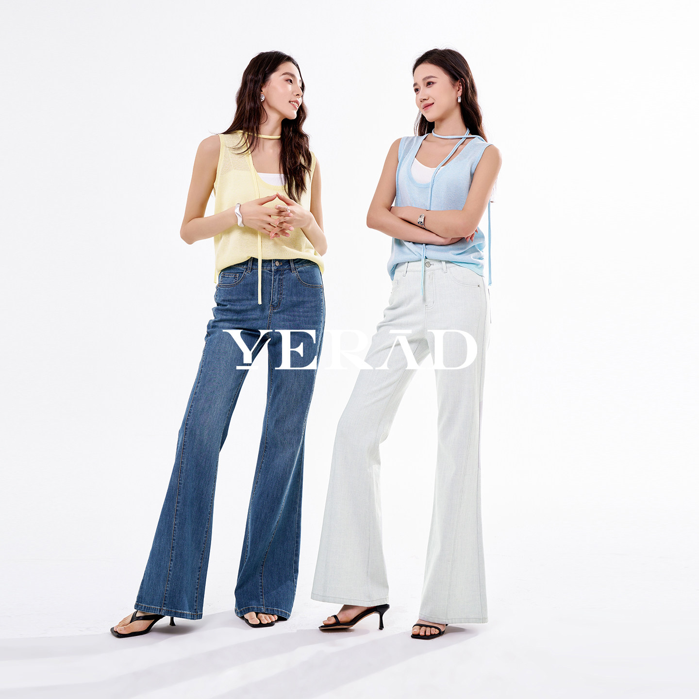 娅丽达女裤微喇牛仔裤2026新款夏季醋酸浅色修身拖地大码喇叭女裤