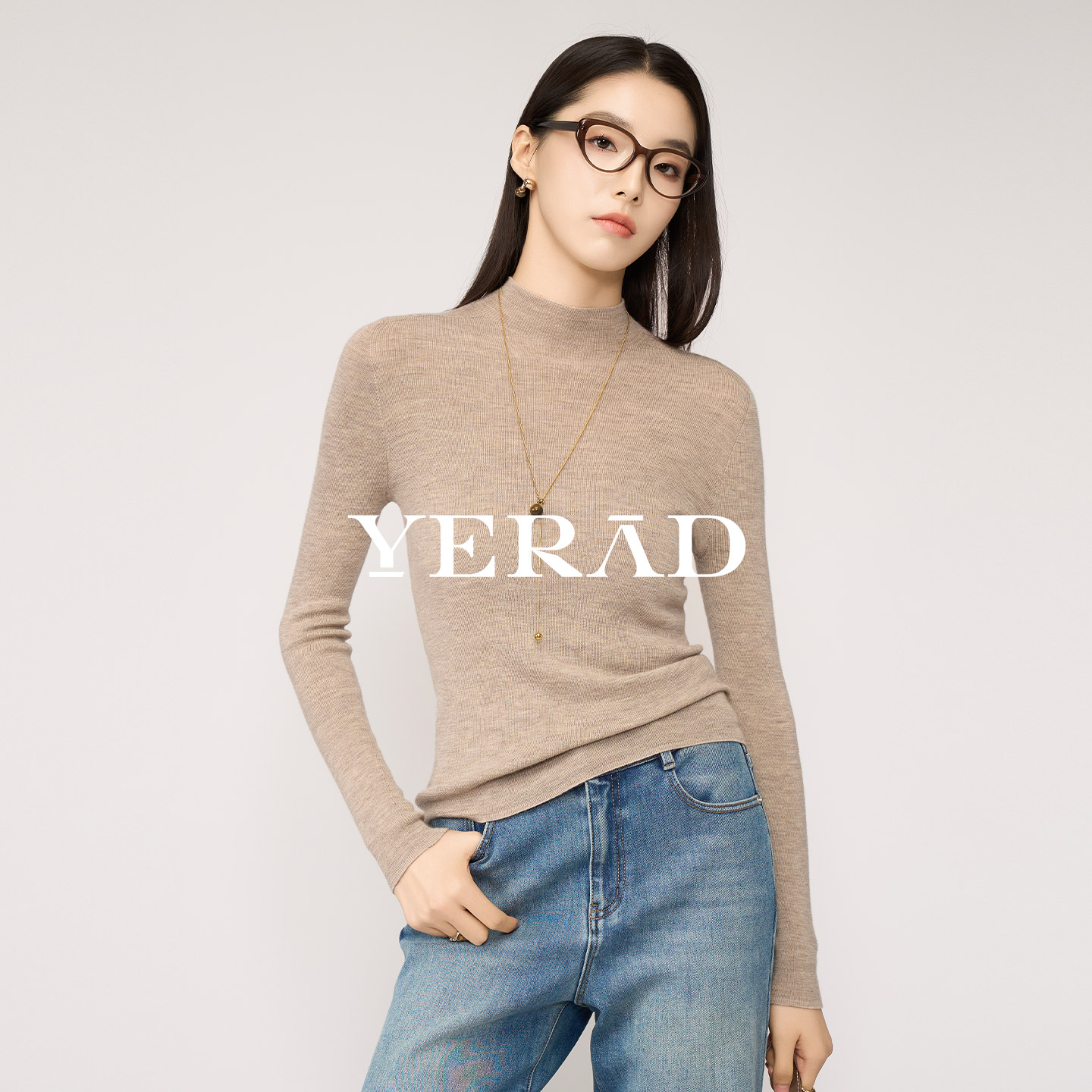 娅丽达无缝一体半高领打底针织衫