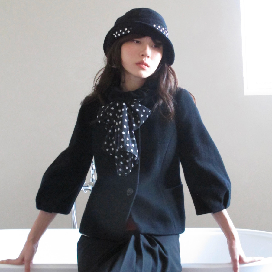 AXISOF黑色中袖短款毛呢外套女