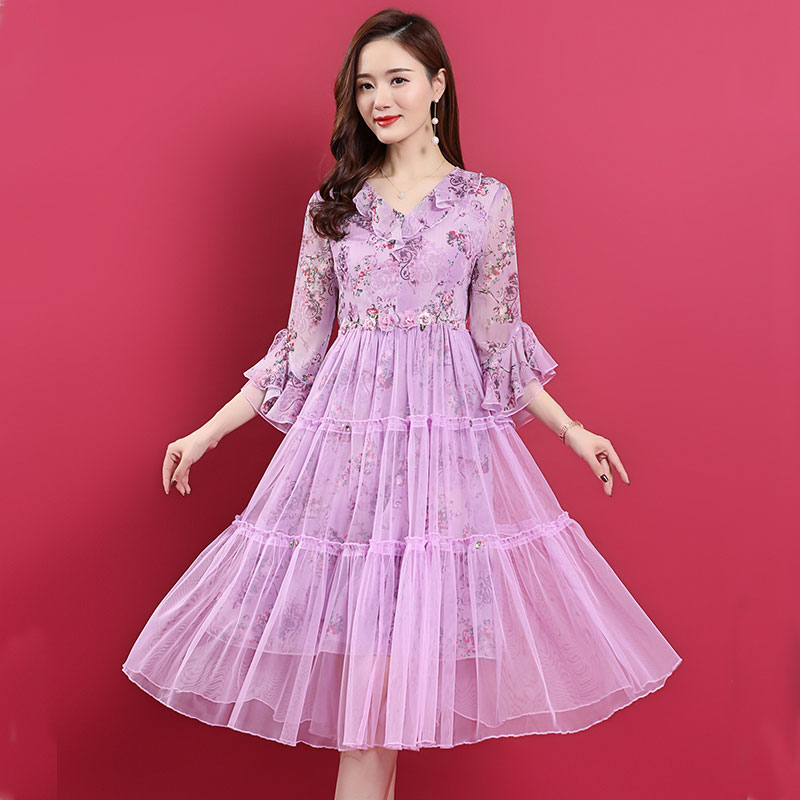 2022春季新款粉红玛丽刺绣网纱七分袖v领蕾丝连衣裙子淑女中长款