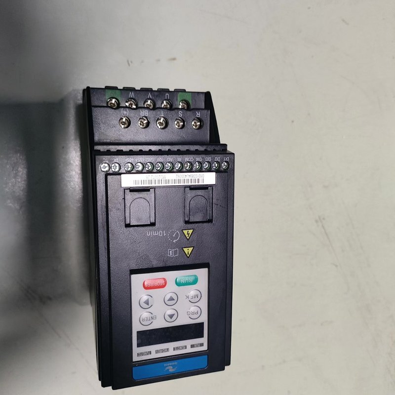 议价汇川变频器MD200T2.2B，2.2KW功率，220V输入可维修