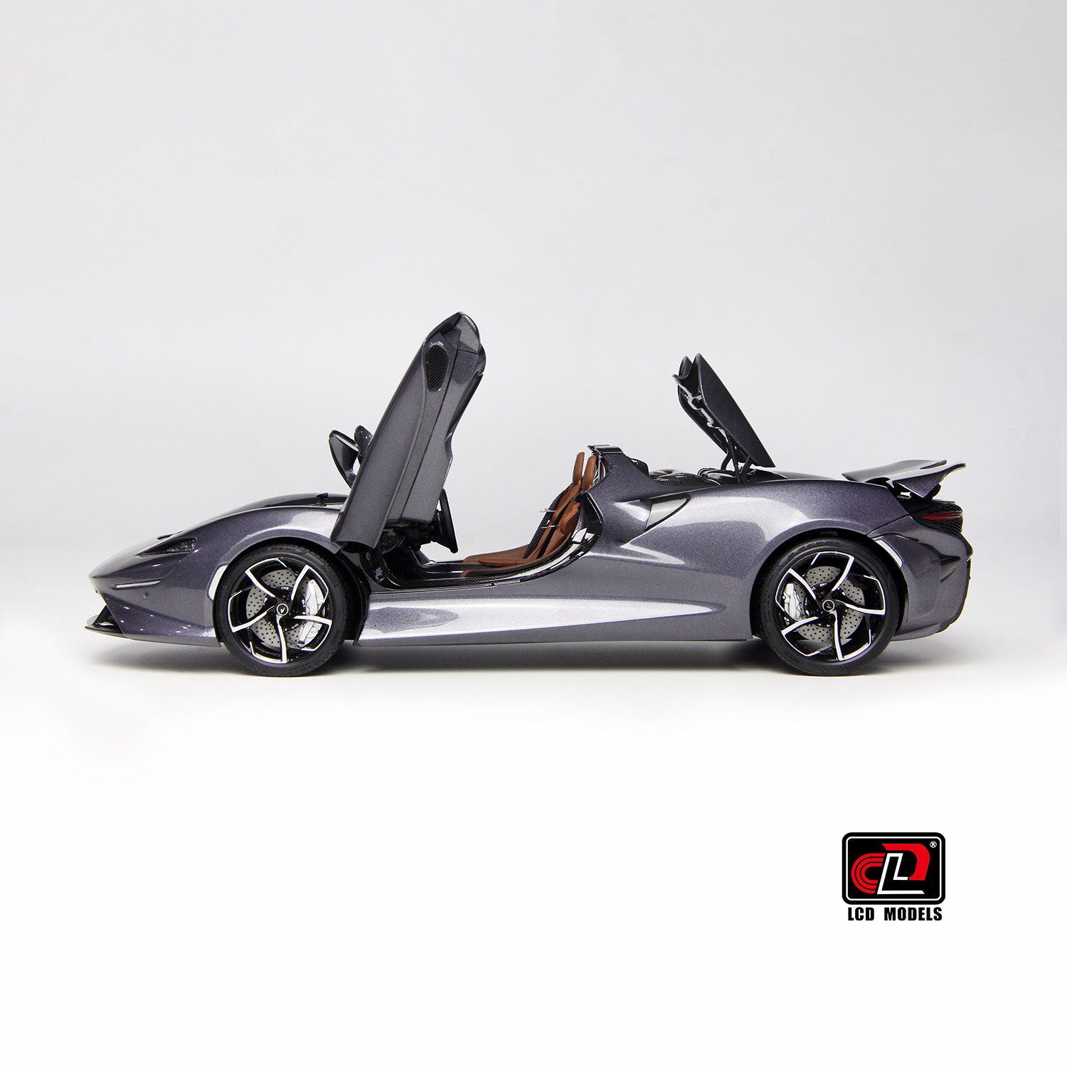 LCD 1:18 迈凯伦 McLaren ELVA跑车 两侧车门可打开 合金汽车模型