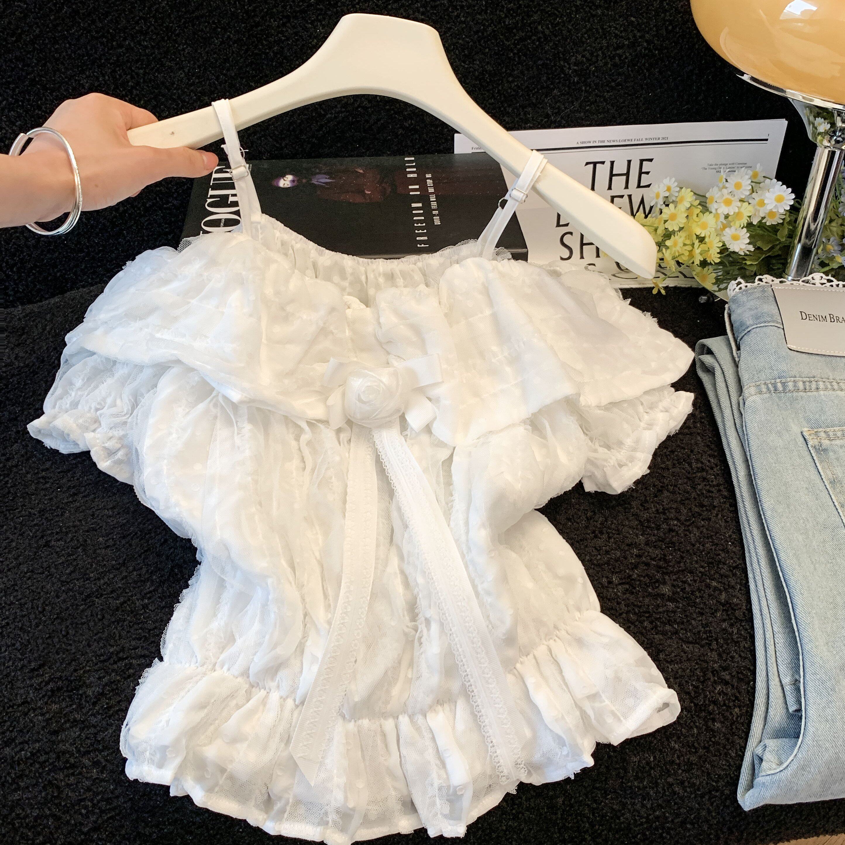 法式甜美风荷叶边一字肩吊带女2026夏季蝴蝶结露肩上衣