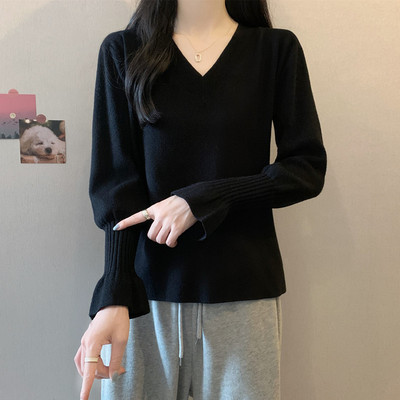 实拍 胖mm秋装大码女装V领喇叭袖针织衫显瘦宽松纯色宽松减龄上衣