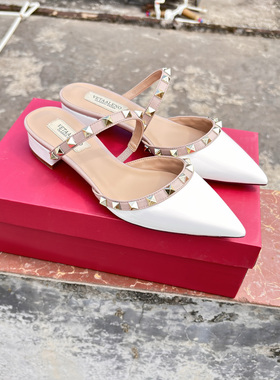 2025新款法式美铆钉尖头中粗跟包头一字带百搭穆勒半凉拖女鞋外穿