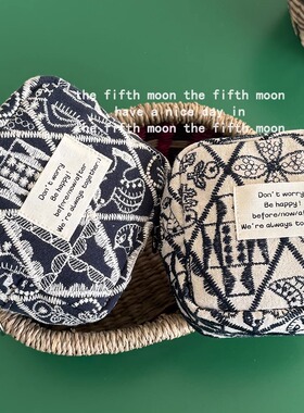 thefifthmoon精致重工刺绣民族风收纳包月事包数据线包补妆包