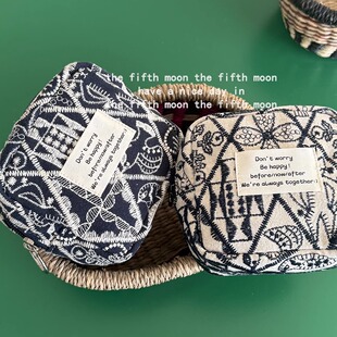 thefifthmoon精致重工刺绣民族风收纳包月事包数据线包补妆包