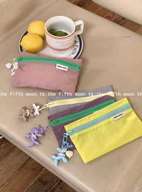 thefifthmoon简约撞色暗格纹带气球狗挂件帆布收纳袋笔袋