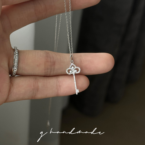 G HANDMADE 18k白金钥匙项链天然钻石t家满钻鸢尾花精致礼物